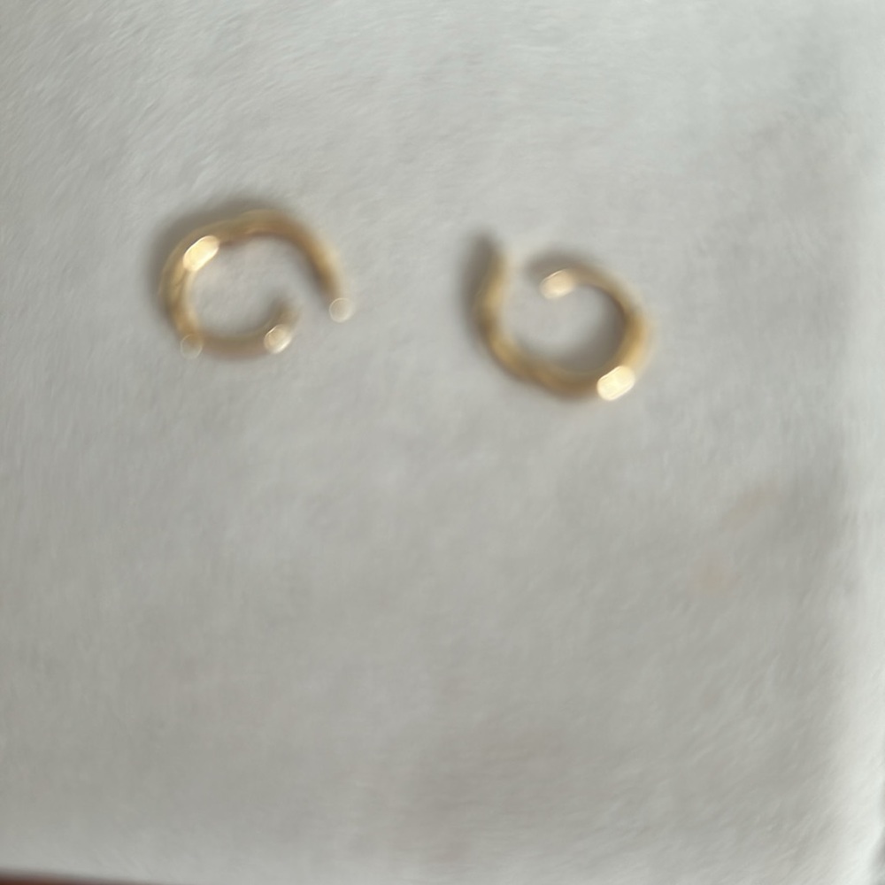 Petite gold earrings. - Picture 2 of 4